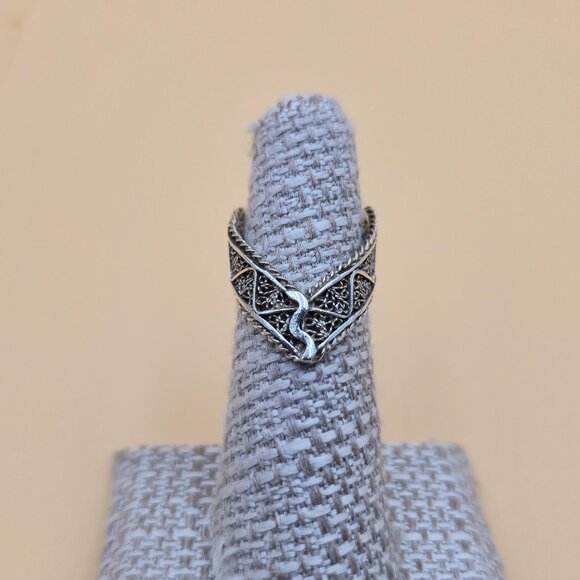 Jewelry - Size 5.5 Sterling Silver Handmade Unique V Style Band Ring A5564